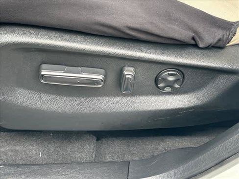 Used 2017 Honda CR-V EX image 14