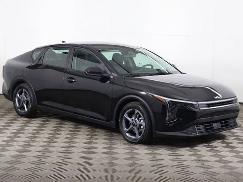Used 2025 Kia K4 FWD image 46