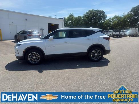 Used 2025 Chevrolet Blazer LT AWD/4WD image 3
