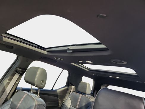 Used 2022 Chevrolet Traverse RS image 29