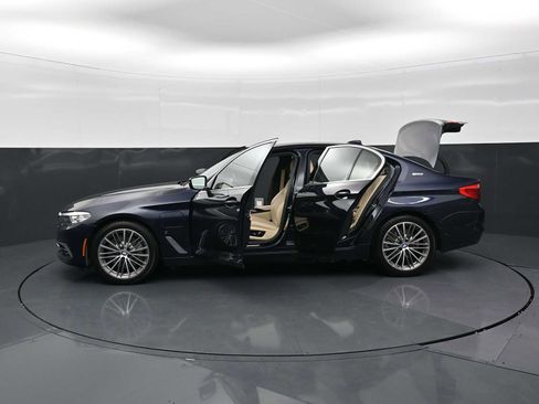 Used 2019 BMW 530e w/ Luxury Package RWD image 36