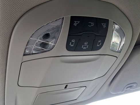 Used 2022 Chrysler Pacifica Touring-L image 28