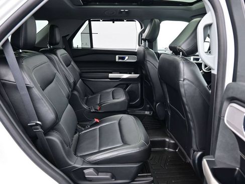 Used 2021 Ford Explorer Limited w/ Equipment Group 301A AWD/4WD image 34