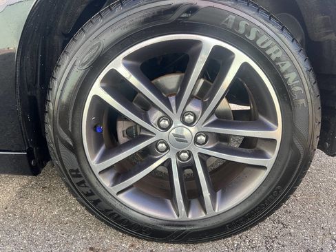 Used 2019 Dodge Charger SXT image 19