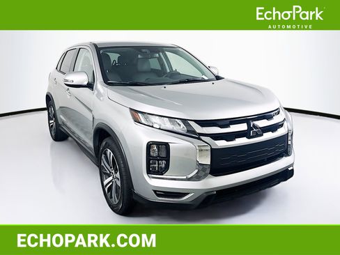 Used 2025 Mitsubishi Outlander Sport SE image 1