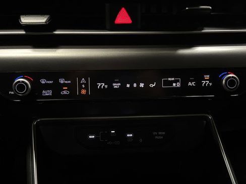 Used 2025 Kia Carnival SX w/ SX Dark Edition Package image 20