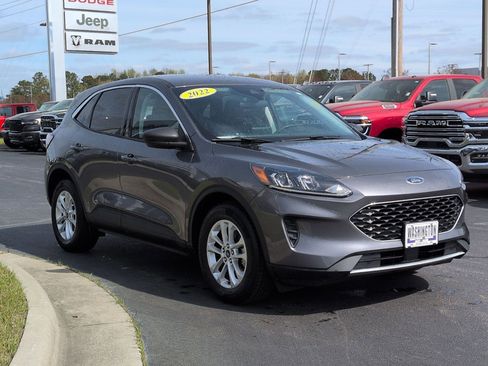 Used 2022 Ford Escape SE w/ Convenience Package image 3