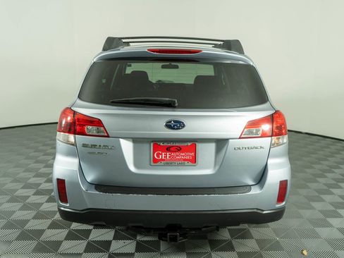 Used 2013 Subaru Outback 2.5i Premium w/ All-Weather Pkg image 5