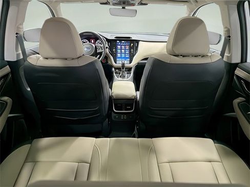 Used 2025 Subaru Outback Limited image 32