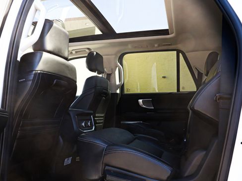 Used 2025 Ford Expedition Max Platinum image 22