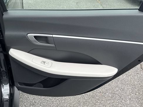 New 2026 Hyundai Sonata SE FWD image 16