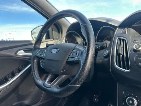 Used 2018 Ford Focus ST image 18