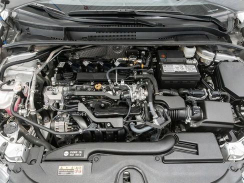 Used 2025 Toyota Corolla LE FWD image 3
