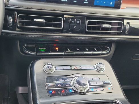 Certified 2021 Lincoln Nautilus Reserve w/ Equipment Group 201A image 28