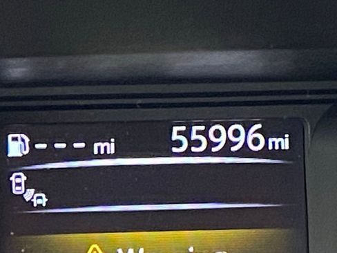 Used 2018 Nissan Titan SV w/ SV Convenience Package image 15