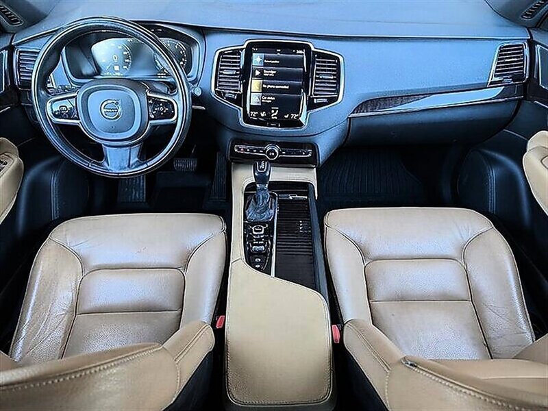 Used 2017 Volvo XC90 T6 Momentum w/ Vision Package AWD/4WD image 3