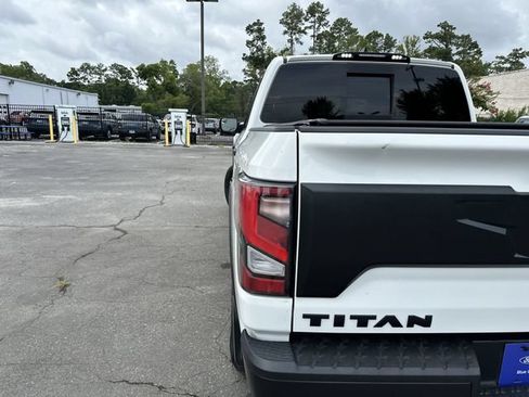 Used 2023 Nissan Titan PRO-4X w/ Pro-4x Convenience Package AWD/4WD image 24