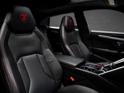 Used 2019 Lamborghini Urus AWD/4WD image 62