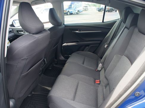 Used 2025 Toyota Camry LE w/ Convenience Package image 14