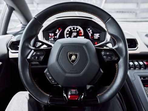Used 2021 Lamborghini Huracan EVO RWD image 51
