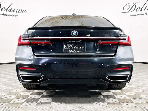 Used 2020 BMW 750i xDrive w/ M Sport Package AWD/4WD image 5