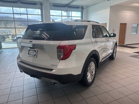 Used 2022 Ford Explorer Limited w/ Equipment Group 301A image 18