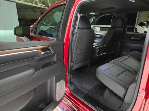 Used 2024 Chevrolet Silverado 1500 High Country w/ Technology Package image 16