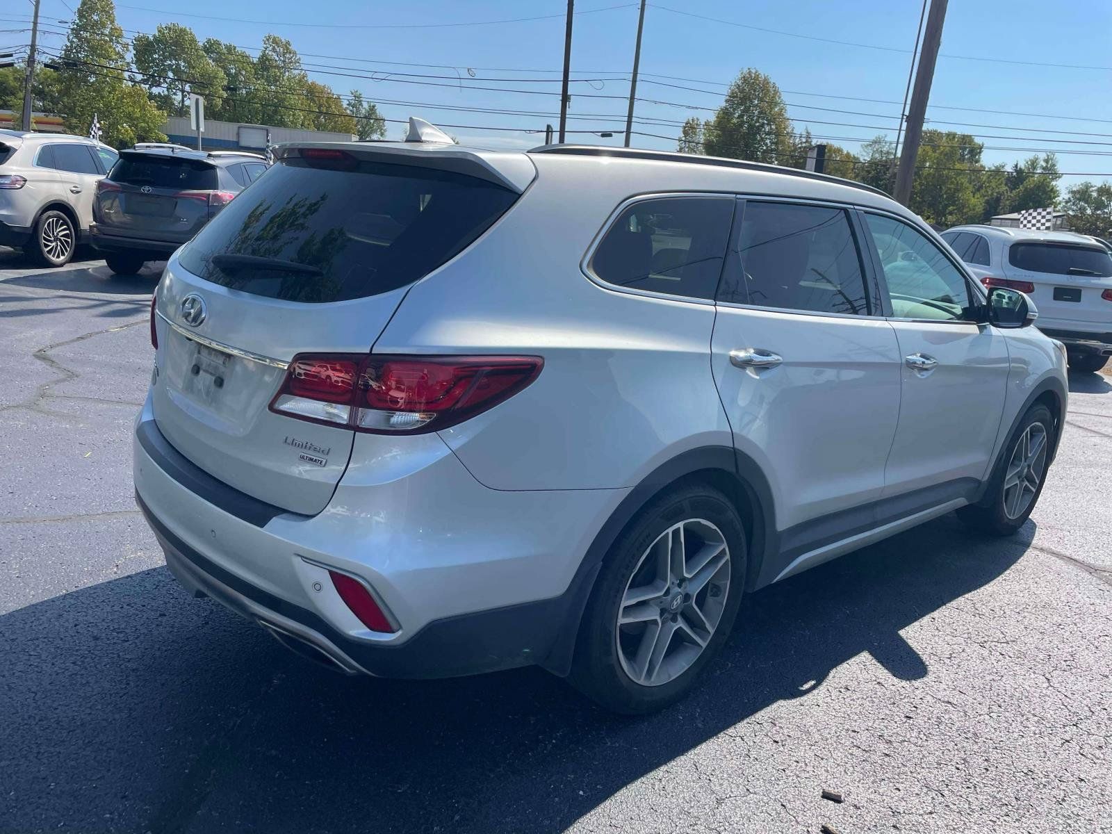 Used 2018 Hyundai Santa Fe Limited FWD image 9
