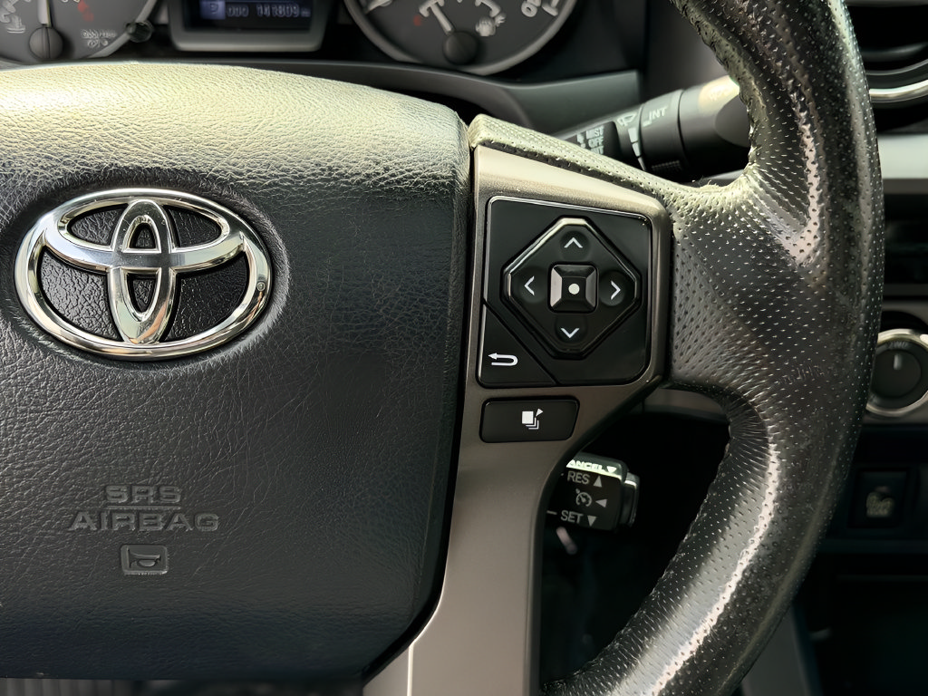 Used 2016 Toyota Tacoma TRD Off-Road AWD/4WD image 36