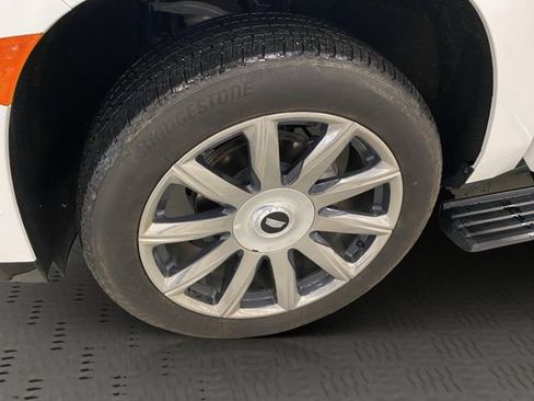 Used 2023 Cadillac Escalade ESV Premium Luxury Platinum image 29