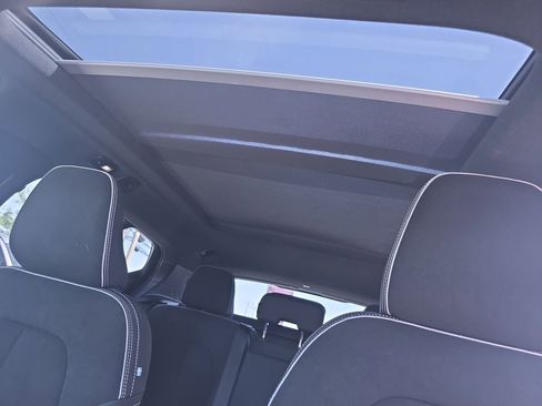 Certified 2025 Volvo XC40 B5 Plus AWD/4WD image 32