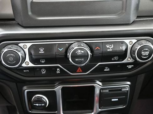 Used 2023 Jeep Gladiator Sport image 21