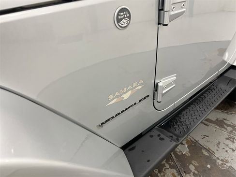 Used 2011 Jeep Wrangler Sahara image 23