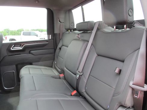 New 2026 GMC Sierra 2500 SLT w/ SLT Premium Package AWD/4WD image 13