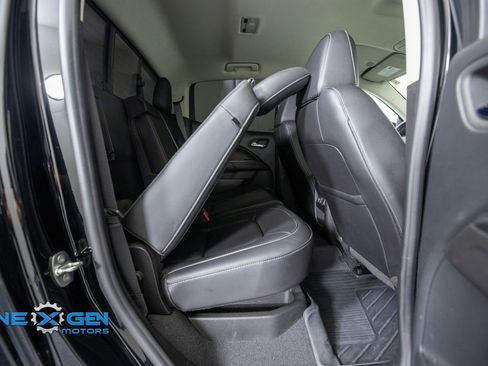 Used 2022 Chevrolet Colorado ZR2 w/ ZR2 Midnight Special Edition AWD/4WD image 39