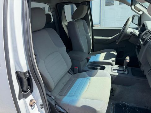 Used 2013 Nissan Frontier S RWD image 15
