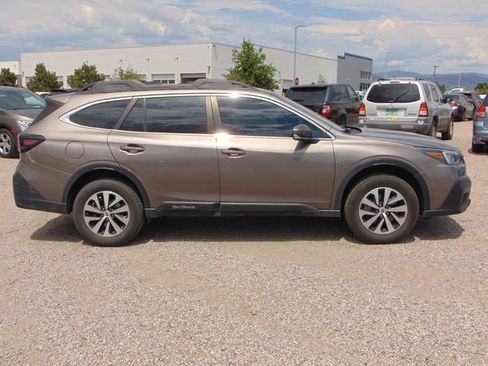 Used 2021 Subaru Outback Premium w/ Popular Package #1 AWD/4WD image 3