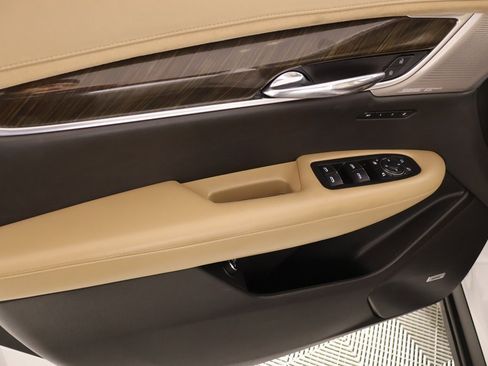 Used 2021 Cadillac XT6 Premium Luxury w/ Platinum Package image 17