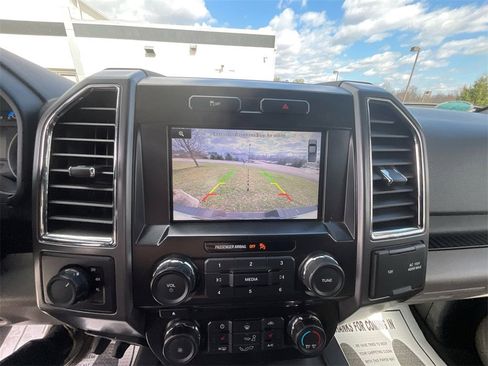 Used 2015 Ford F150 XLT w/ Equipment Group 302A Luxury image 18