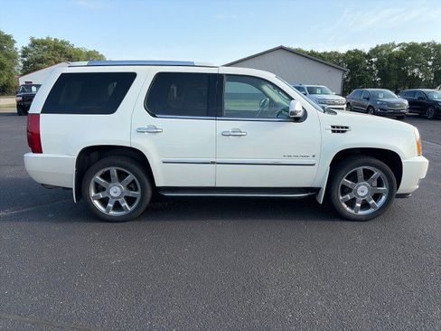 Used 2007 Cadillac Escalade AWD w/ Information Package image 6
