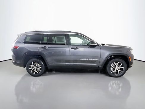 New 2025 Jeep Grand Cherokee L Limited w/ Luxury Tech Group II image 8