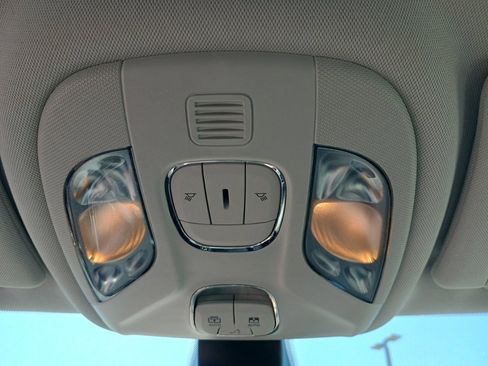 Used 2019 Jeep Compass Latitude image 33