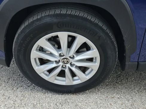 Used 2023 Toyota Corolla Cross LE w/ Moonroof Package AWD/4WD image 6