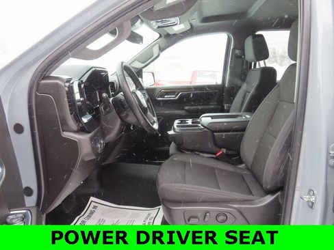 Used 2024 Chevrolet Silverado 1500 LT image 18