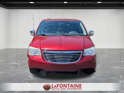Used 2013 Chrysler Town & Country Touring-L w/ Driver Convenience Group FWD image 8