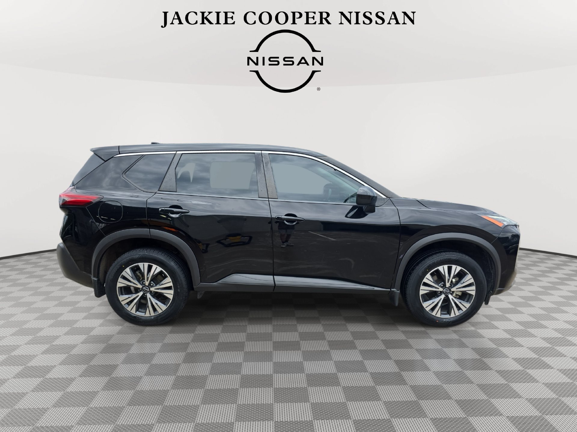 Used 2023 Nissan Rogue SV FWD image 4