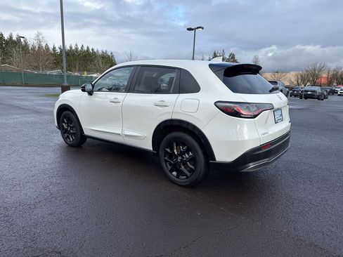 Certified 2025 Honda HR-V Sport image 5
