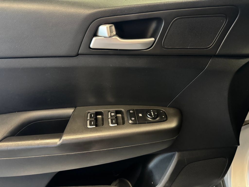 Used 2022 Kia Sportage LX AWD/4WD image 20