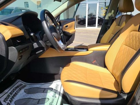 Used 2023 Nissan Sentra SV w/ SV Premium Package FWD image 14