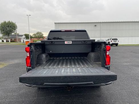 Used 2021 Chevrolet Silverado 1500 LT AWD/4WD image 17